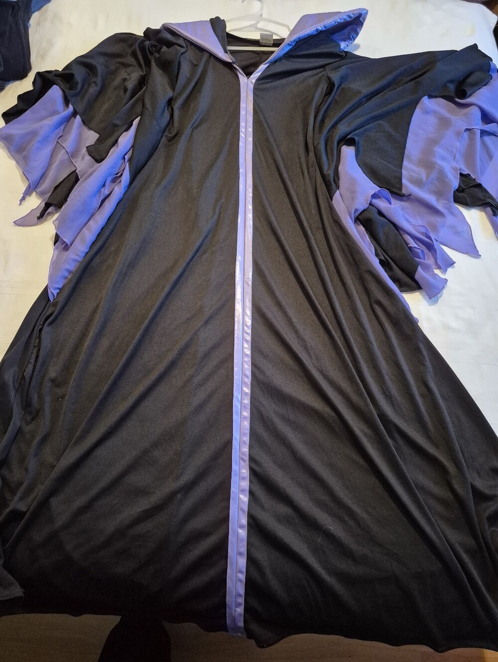 Disney Malificent Black and Purple Hooded Cape Dress Adult Medium VGUC